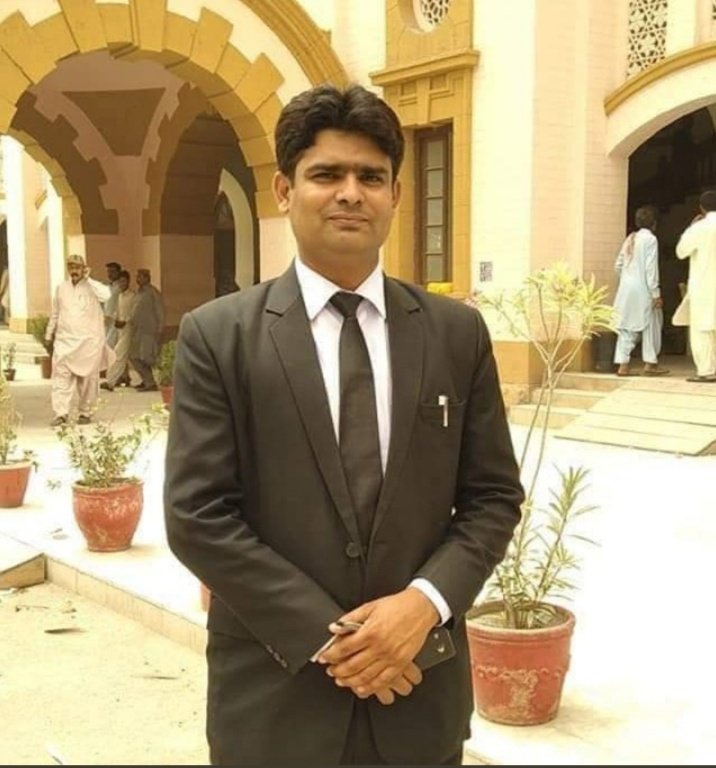 LaghariRazzaque's tweet photo. #ReleaseAdvMuhibAzad ایڈووکیٹ محب آزاد پچھلے 25 دنون سے لاپتہ ہے، لواحقین نے اپنے جگر گوشے کی بازیابی کیلٸے ہر ممکن کوشش کی لیکن کہیں سے کوٸی سوراغ نہ ملا ان عدالتوں سے مایوسی ملتی رہی پر انصاف نہیں 
#ReleaseAdvMuhibAzad https://t.co/RGjFknC0lo
