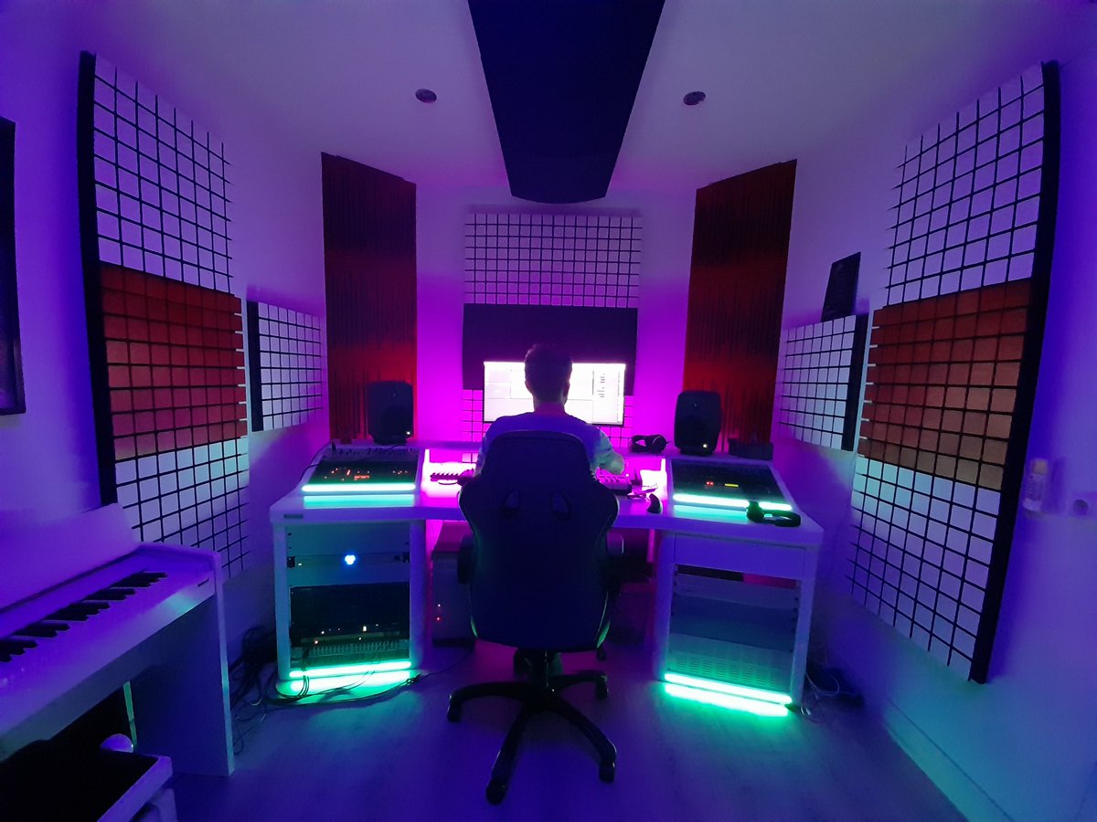 New music in progress! 

#melodicdeephouse #deephouse #melodictechno #trance #ableton #studioporn #melodic #vibes #melodichouse #melodictechnolovers #arpow