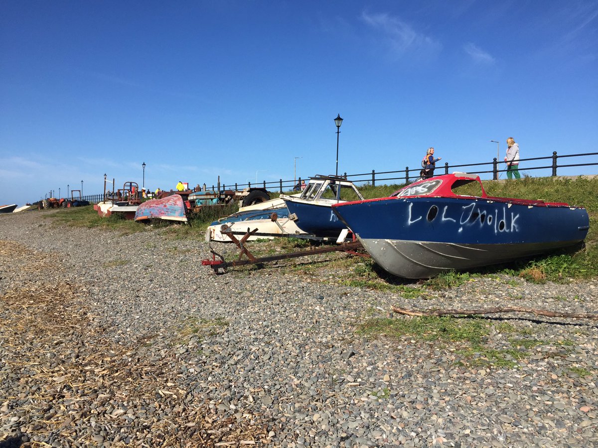 I feel so ignorant after 8 years of living in FY8 and today doing the “LEG-IT” Walk along the sands... what an absolutely beautiful location we live in... 💕💕💕 #live #life #Fylde #fresh #beauty <a href="/LythamRNLI/">Lytham St.Annes RNLI</a> #beach