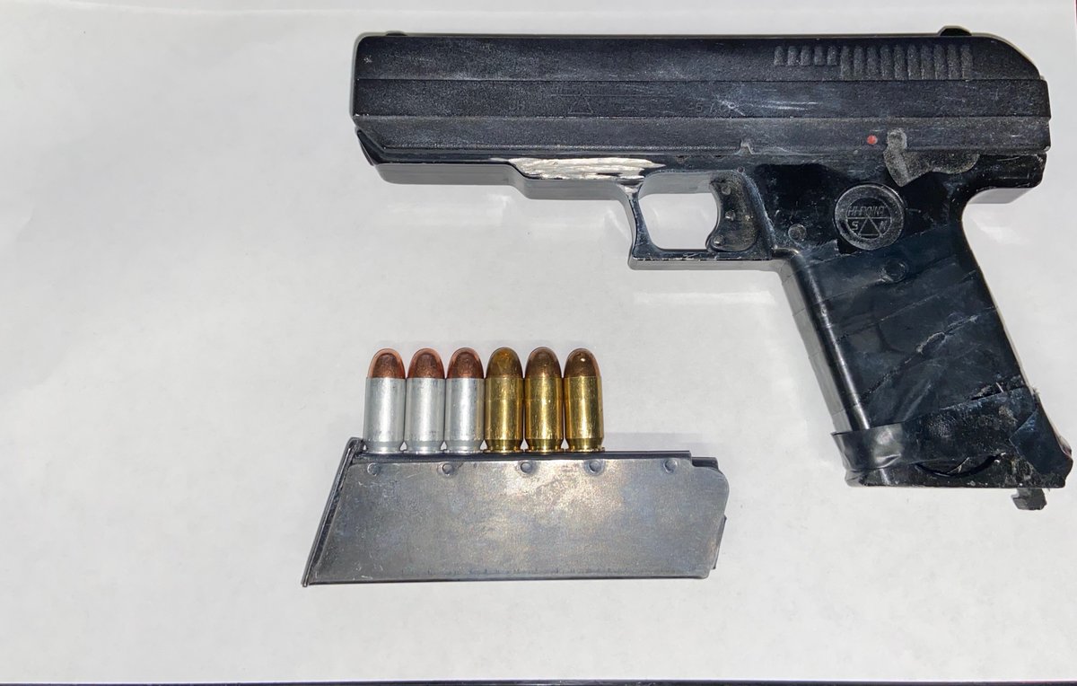 NYPD71Pct's tweet photo. โLast night our special operations team of FIOโs and Violence Suppression confiscated another four illegal firearms while placing known gang members under arrest #onelessgun #crownheights #keepingnycsafe https://t.co/tJAt3PbEZz