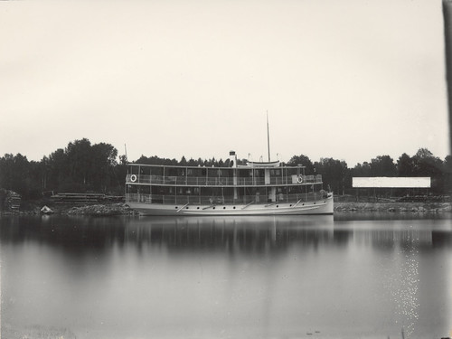 Varkaudessa, laiva. S/S Leppävirta Lehtoniemen telakan edustalla. 1903-1926, Varkaus, Lehtoniemi. (Kuopion kulttuurihistoriallinen museo)
