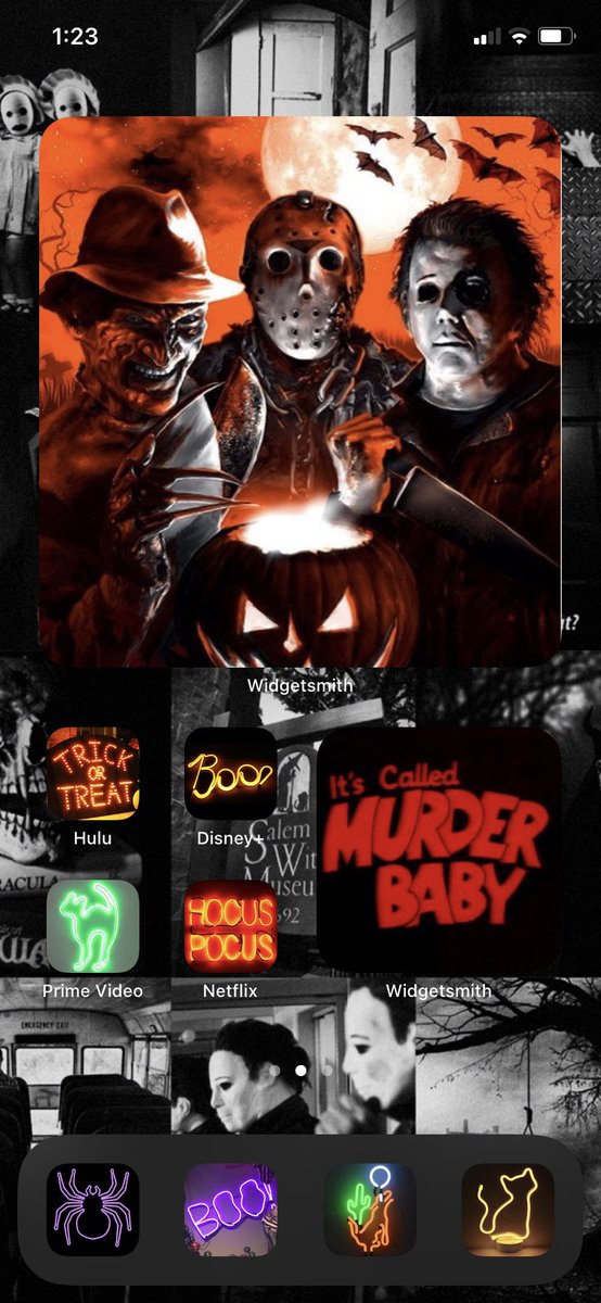 stayinyourlaena's tweet image. My beautiful Halloween home screens ✨👻🎃✨