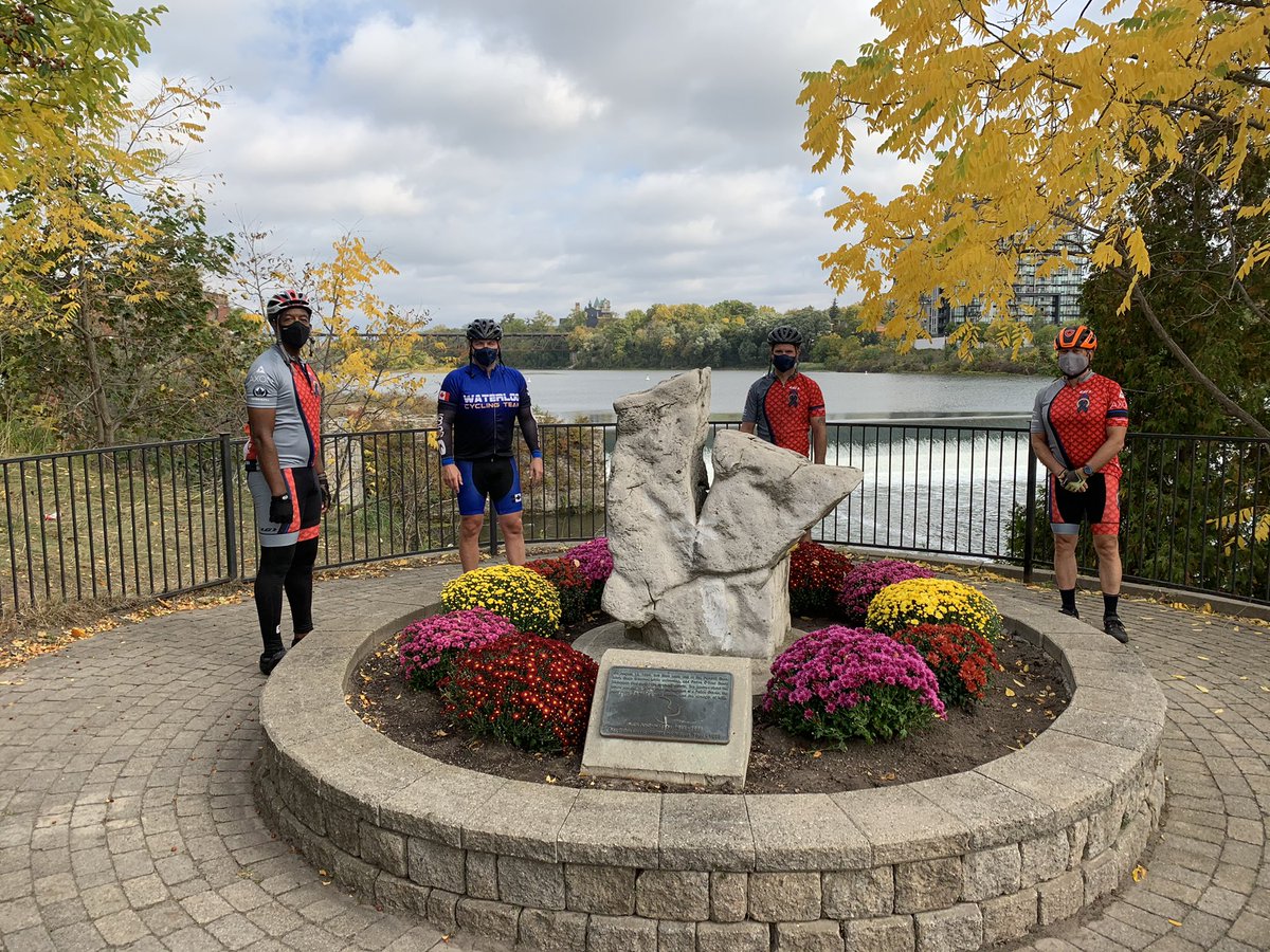 WaterlooCycTeam's tweet photo. Our team was able to complete a small ride this morning with a stop at our fallen officers memorial. Was also able to complete 884km, one km for every fallen officer. @CanadianR2R @CPPOM https://t.co/iAjzzQhlrS