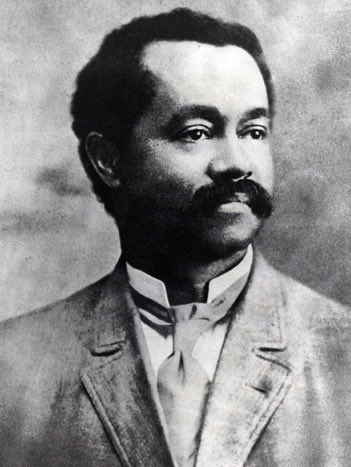 In 1907 he earned his Ph.D. in Zoology from the University of Chicago and was the first African-American to earn these advanced degrees from each institution.(3/n) #DiversityinSTEM  #SundayScientistShoutout http://bit.ly/cht_sciam 