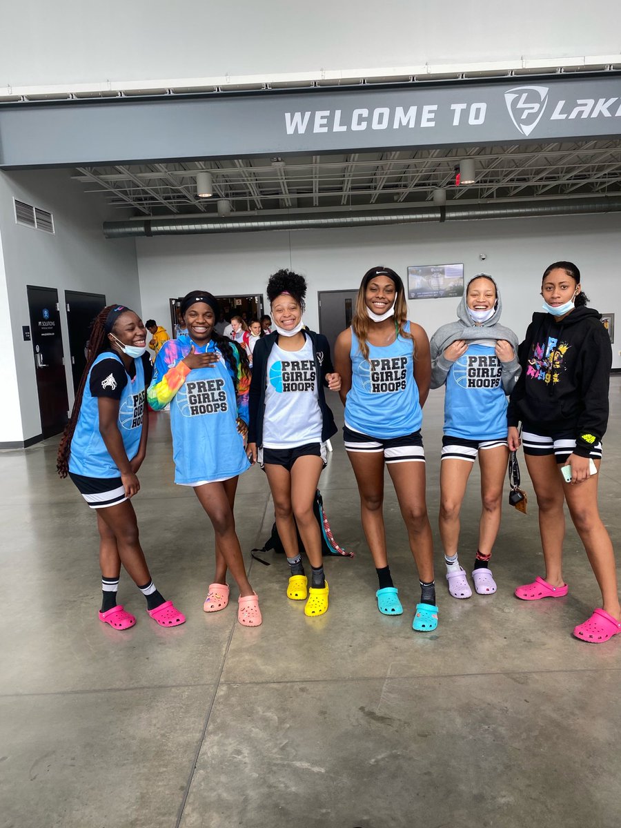 sessmo237's tweet photo. Way to represent today @_JaydaLowe @kiiaarahh @moneflorence24 @tayawill21 @kaylastafford28 @AnandaMayhew at  #PGHTop250 #TeamEliteHubbardDave @HubbardCoach @EaddieTeamElite @TeamWacg @CoachKBarlow @KyleSandy355 https://t.co/GfNkvGLxI3