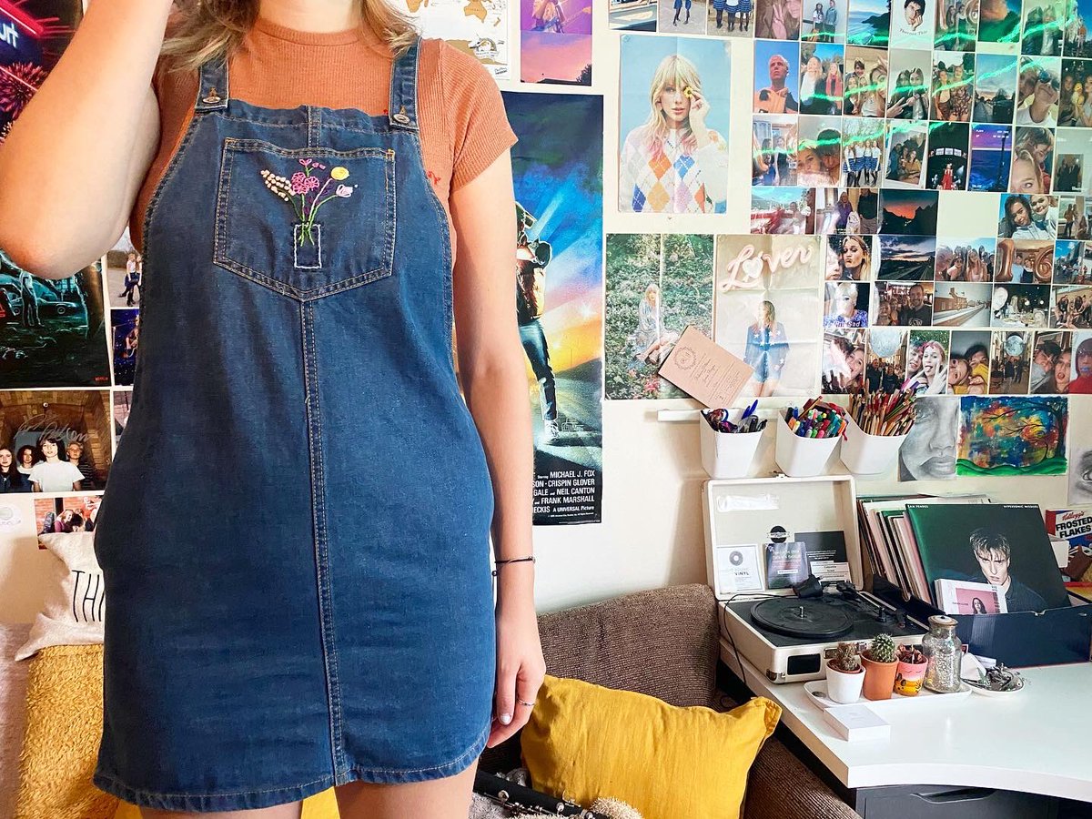 MaisyCrunden's tweet image. While I’m not prancing about onstage, I embroider bags/ clothing/ anything I can get my hands on! 

So here’s my #sidehustle -Ready, Thready, Sew!

I take commissions too!!

🥰🥰
Check out my insta and #SupportSmallBusinesses !! 
Please share if you can! 

instagram.com/readythreadyse…