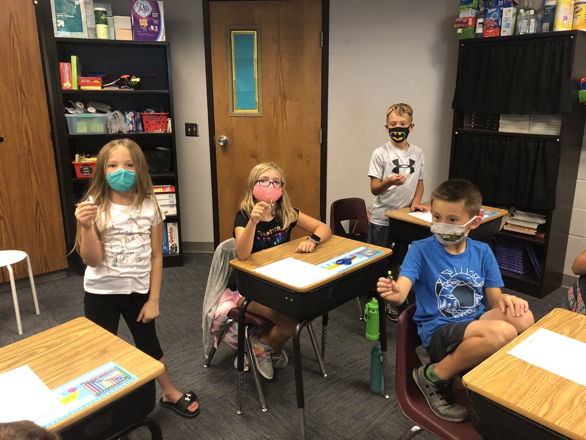 haneemae's tweet photo. Our science lab included making our own flashlights! Students LOVED this lab!! @BelAirElem #electricity #npspanthers https://t.co/SHV052TgX6