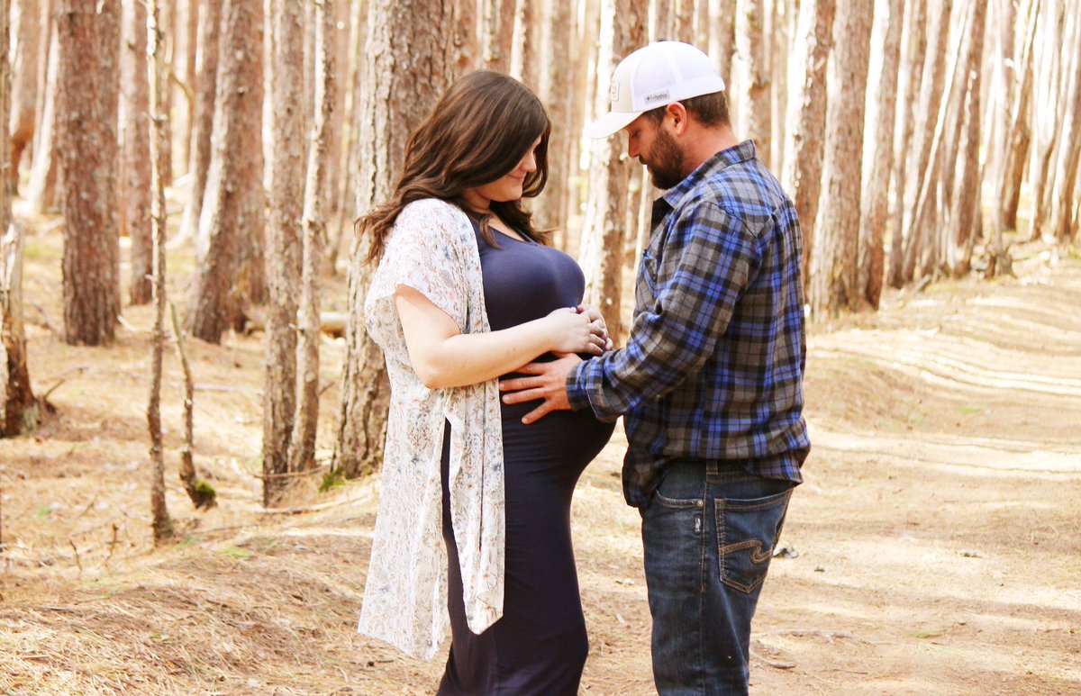 codiemcnutt_'s tweet photo. (Sorry I know you’re probably all super sick of my pregnancy related posts) BUT here’s some cute pics because I’m having a baby in 10 days and I’m so excited🙊💕 https://t.co/jic6lmcg02