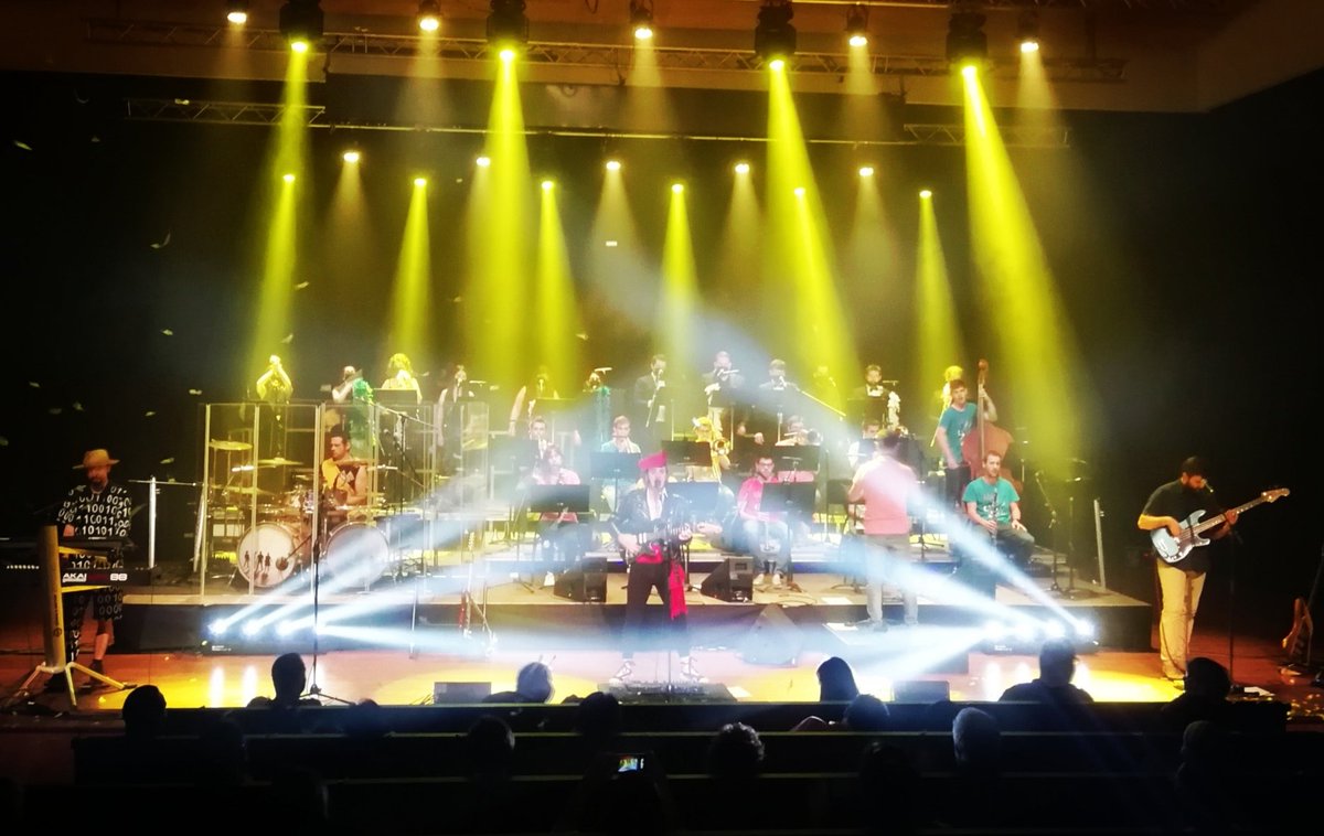 Hi ha grups que fan concerts i hi ha <a href="/Obeses/">O B E S E S 🫀</a> que fan ESPECTACLES! Enhorabona i gràcies! 🌹
<a href="/CObeses/">Cor d’Obeses</a> <a href="/coblabergajove/">Cobla Berga Jove</a>