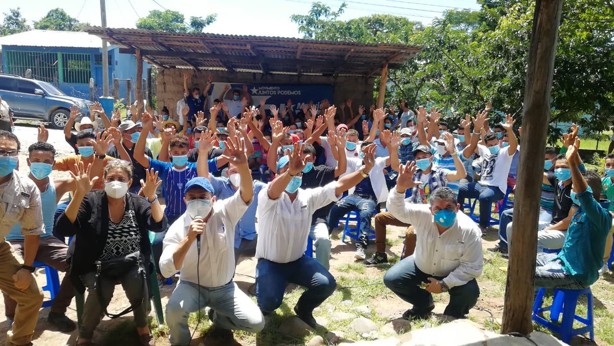 RenanInestrozaH's tweet photo. Desde aldea Jicarillo del municipio de #LaLibertad FM, se vaticina el triunfo del Dr. #NehemiasOyuela alcalde y #MauricioOliva Presidente. Gracias por acompañarnos #RogerTorres, Ricardo Díaz, Enrique Velasquez, Abog.#EdilIzaguirre y lic. #SuyapaNúñez https://t.co/u0jWHZzCxp