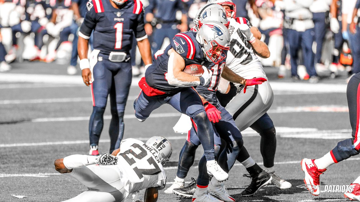 Patriots's tweet image. .@FedEx air or @FedEx ground? 

@RBrex34 in photos.