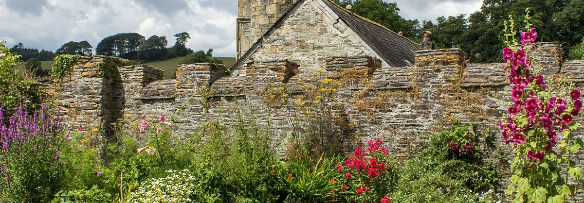 17/ Wolfdown House, East front, part, service side, shown; the Dower House; the Dower House gardens, by Gertrude Jekyll; view from Wolfdown past the Dower House towards Abbas: