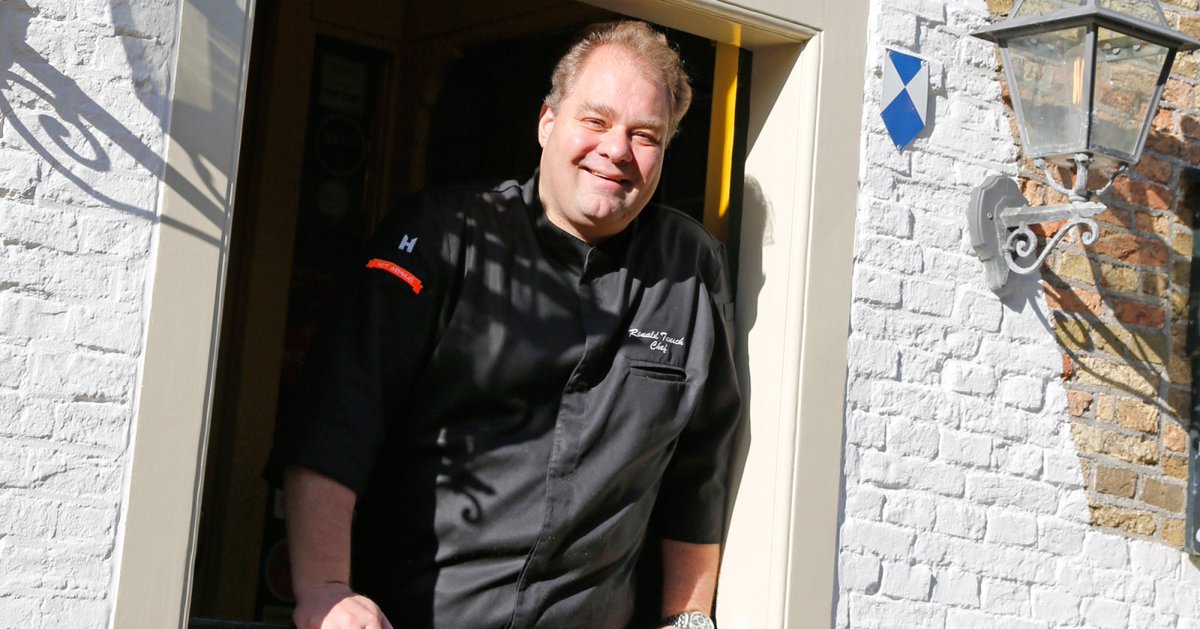 Onze Chef zoekt een afwasser ✔ per 1 oktober parttime fulltime óf alleen de avonden vanaf 1900 #Vlieland #Armhuis #Armhuisvlieland wie match aanlevert krijgt bubbels🍾😍