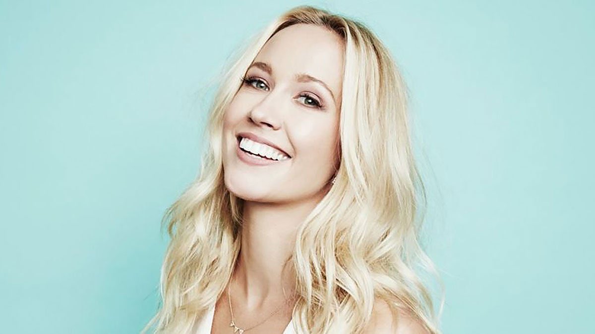 Happy birthday Anna Camp 