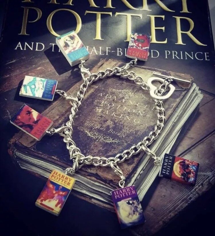 Bedtime reading 📚 what’s your favourite #HarryPotter book? 
#SHOP 👇
Katsjewellery.com
-
katsjewellery.com/shop/tom-coyne/

#harrypotterbooks #harrypottergifts #harrypotterfans #jewelry #jewellery #accessories #gifts #giftideas #unique #uniquegifts #books #charms #charmbracelets