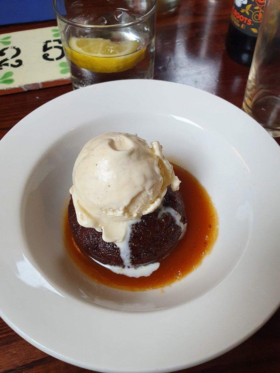 5. The Betjeman Arms, King's Cross: *8/10* The one to beat so far! Initial impressions (too little sauce, too much ice cream) were misplaced. Very good texture and right amount of dates for my taste, right level of sweetness when taken together, and perfect portion size.