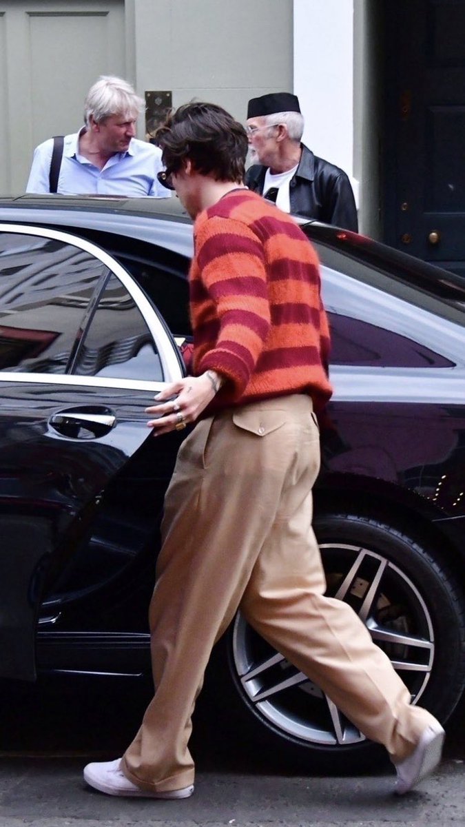 jun 6 2019: fast forward a year and harry is spotted leaving soho house in a new style of white vans. looking clean except for some some scuffing along the side