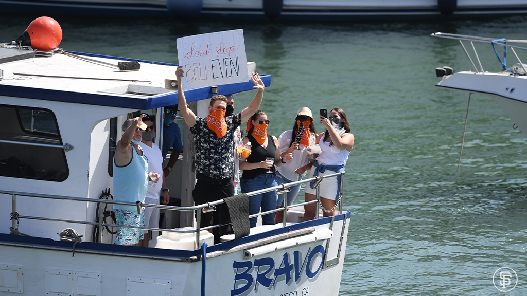 BRAVO, <a href="/hunterpence/">Hunter Pence</a>! A great way to spend your first full day of retirement. #ForeverGiant
