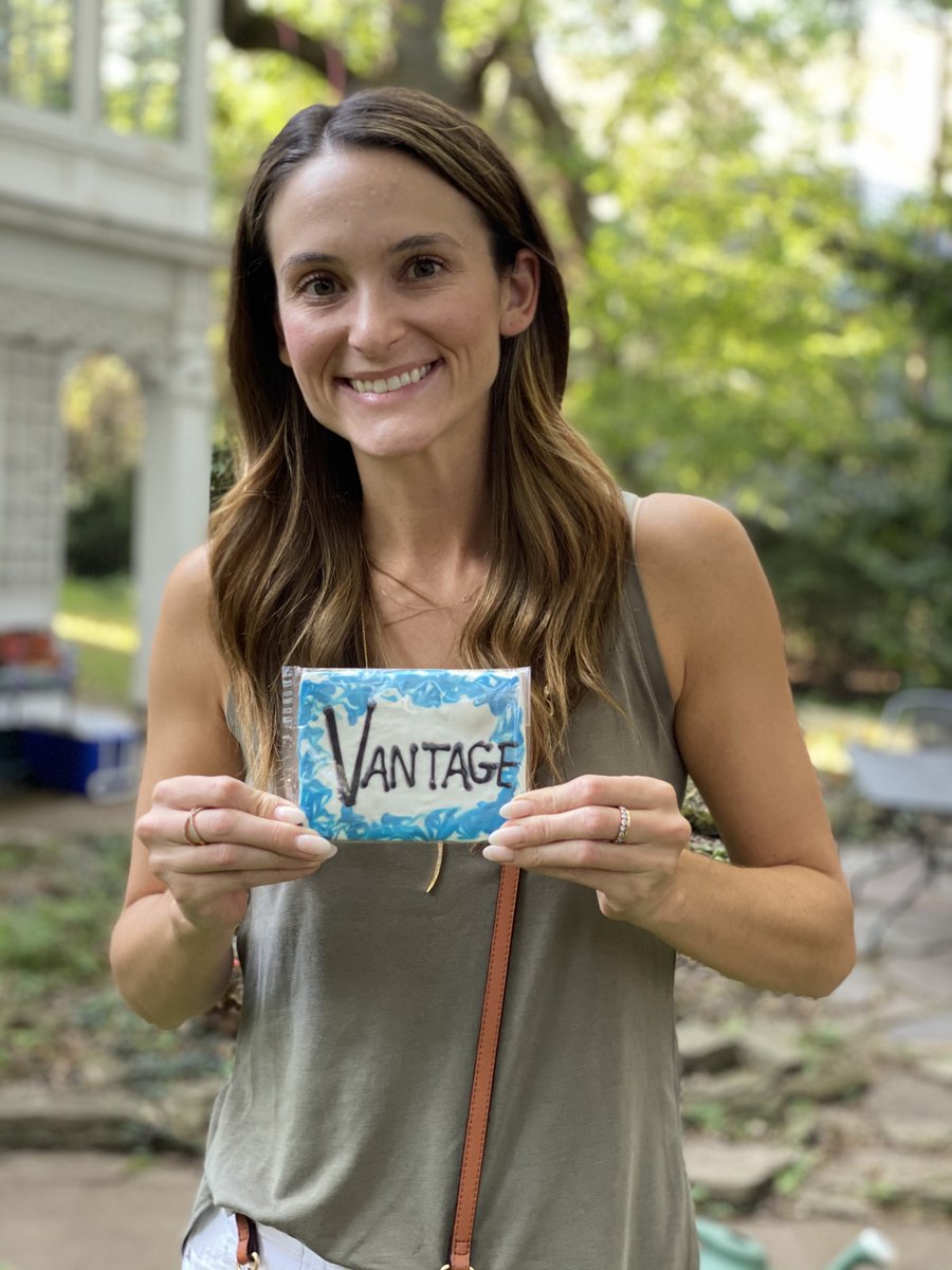 VantageLC's tweet photo. If there are two things we're pretty good at, it's #sociallydistanced hangouts and #branding via baked goods 🤷🍪#cookiesforthewin https://t.co/oWrWI9jyaa