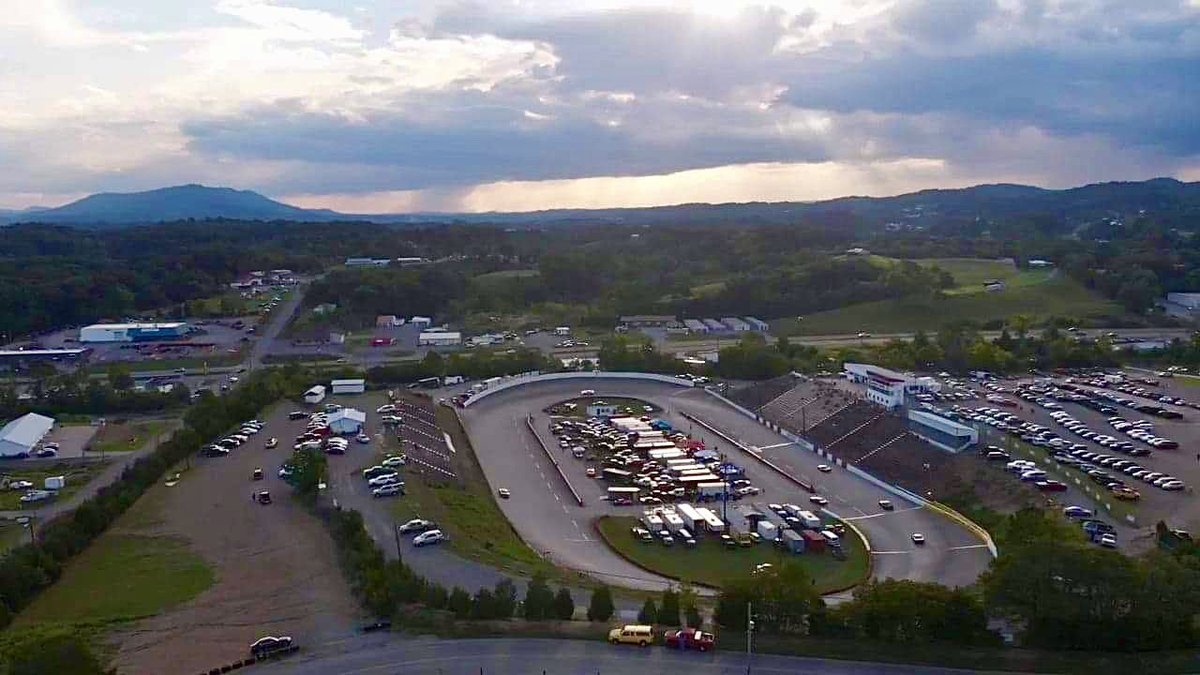 KpSpeedway's tweet photo. After two weeks off, who’s ready for a double header weekend? 👋 

Racing returns this Friday with #NAAPWS weekly racing and then @sest_series and company on Saturday! 🏁

📝: https://t.co/Zh3ADzZLUH https://t.co/3pQGLzgRYC
