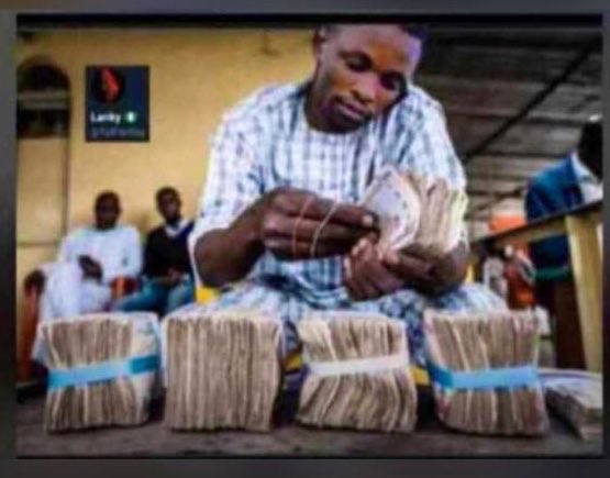 Princehedris's tweet photo. Laycon Trying to confirm if his money is complete 

#BBNaijialockdown2020 
#LayCONGRATULATION 
#BBNaijaFinale https://t.co/dGVn0whcly