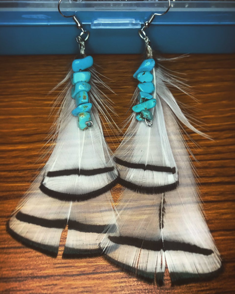 BohoWandering's tweet photo. Switching gears up a little to bring you some earrings that will also be hitting the shop! 🥰 Give me all the turquoise! 💙 #handmadejewelry #bohostyle #shopsmall #EtsySeller #shopcomingsoon #handmadeearrings #boho https://t.co/hHxf2hW6g8