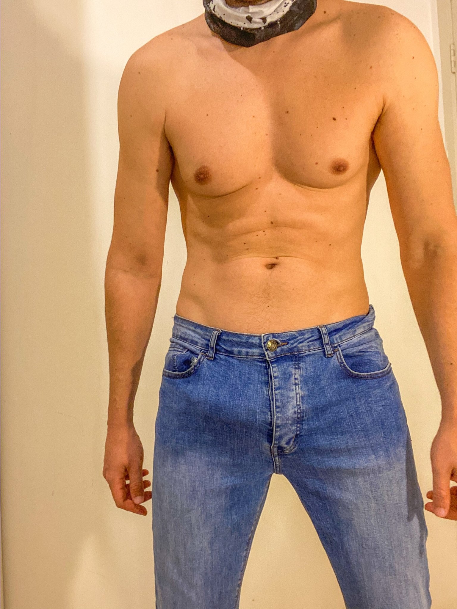 Master Tom on X: Jeans without underwear. Feel free 💪 #bulgepants  #bulgemen #bulgeoutline  / X