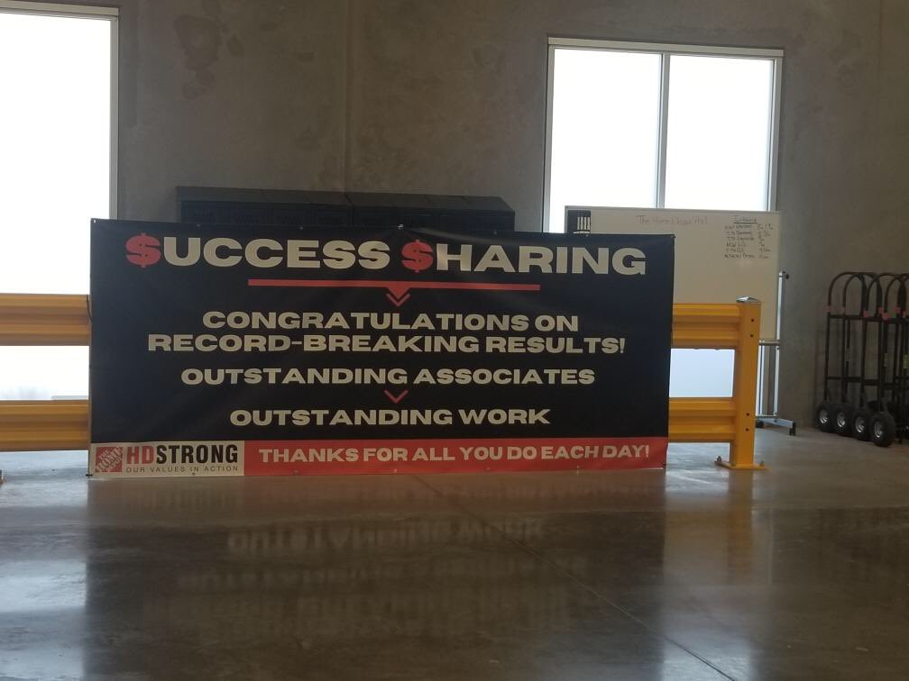 windoverr's tweet photo. MDO5825 OKC way to go on success share. Congratulations to our sweet team with different types of sweet treats! Thank you!!! @O5825 @Randyman1967 @Randy3906 @Anetra71598397 @JonWolstencroft @KWheat687 @ColeLechus https://t.co/GxXwDgP81e