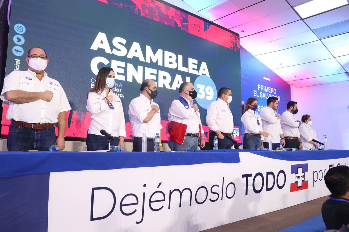 ARENAOFICIAL's tweet photo. Así vivimos nuestra fiesta nacionalista y democrática en la #AsambleaGeneralXXXIX. Hermanos nacionalistas, el futuro de #ElSalvador está en nuestras manos, nacimos para devolverle la esperanza al país y debemos trabajar para conseguirlo. https://t.co/6BfceHU1Ju