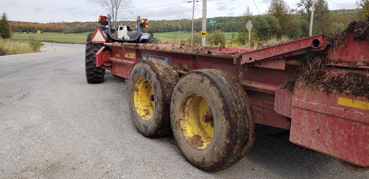 #ManitoulinOPP reminding all users to share the road. Motorists #SlowDown &amp; make sure it is safe to pass farm vehicles. Wait before passing up hill -failing to do so could be extremely dangerous if there is oncoming traffic! Make #RoadSafety a priority!^8472🚓