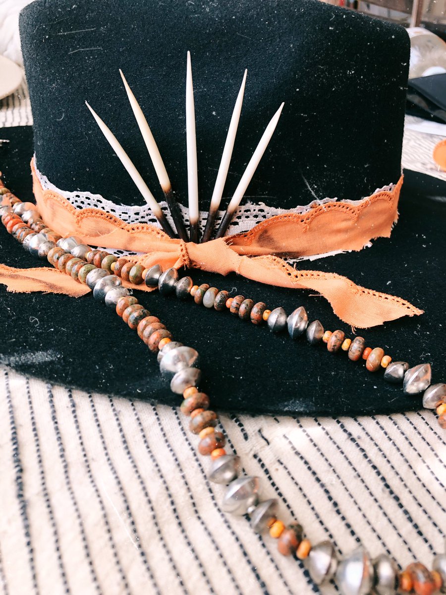 wildchildORIG's tweet image. FALL GIVEAWAY: 

Win this customized C1H felt with a matching necklace ($285 value).

Get extra entries by spending $ on the site (new releases later today &amp;amp; this week!) and following our Instagram!

ENTRIES WILL BE DRAWN FROM THE HAT WHEN WE REACH 2.5k FOLLOWERS ON HERE🖤