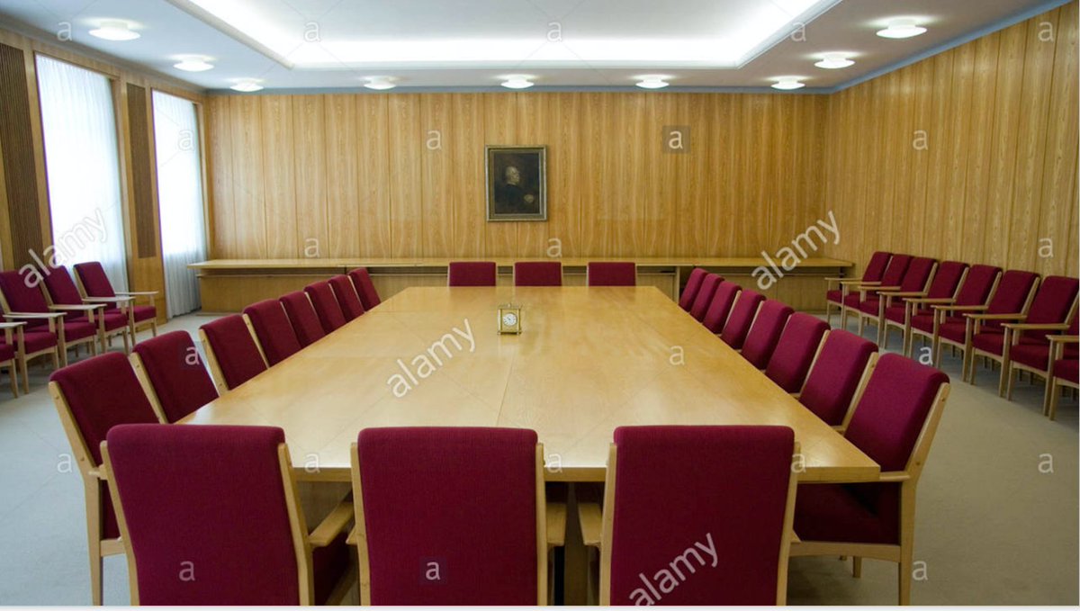 The Central Committee of the Socialist Unity Party of the former East Germany once met here. Now it’s where AA department heads gather daily to discuss the state of the world. Instead of profiles of Marx and Engels it now features one of Bismarck, the founder of the AA.