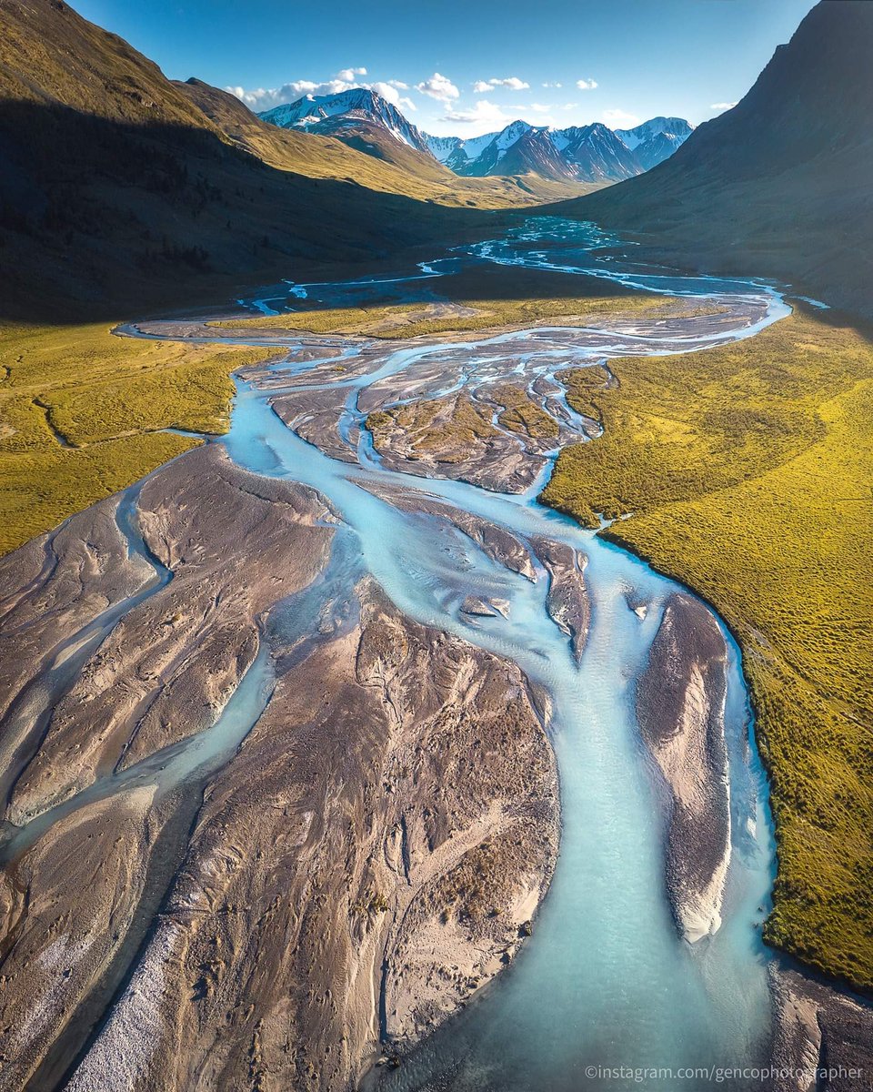 Өглөөний мэнд ✨
Алтайн таван богд Цагаан гол✨