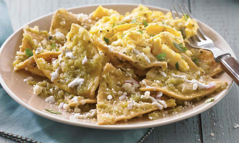 Mr_Lizardi's tweet photo. Aquí para antojar al pueblo mi collage de chilaquiles https://t.co/RIAoAqab1q