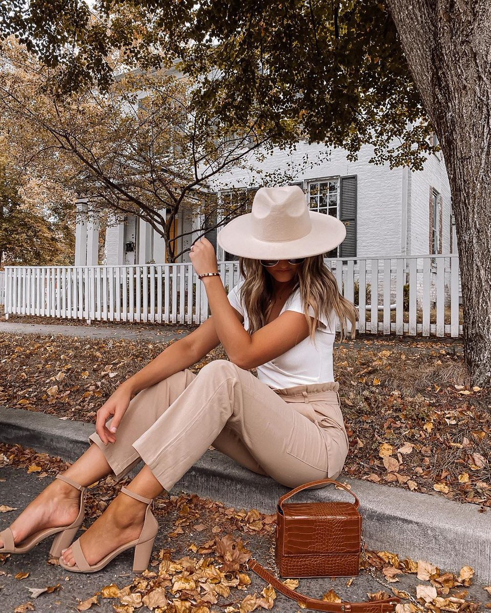 Autumn neutrals π Mykal Bailey in the Good Mood white ribbed short sleeve surplice bodysuit and Utility beige paperbag waist cargo pants #lovelulus #lulusambassador via https://t.co/Qmt7oYmhj2 Shop her look: https://t.co/Hr6iW0FyYB https://t.co/ImUo0tZRJh