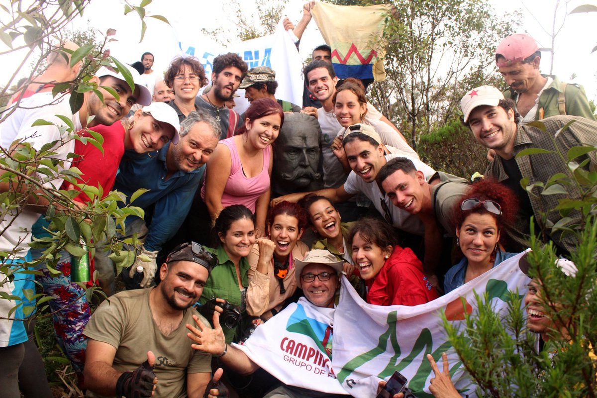 Compartimos con nuestros seguidores algunas imágenes que hemos estado publicando en nuestro perfil de Instagram que pertenecen a la guerrilla realizada al #PicoCristal el mes de abril del pasado año 2019.