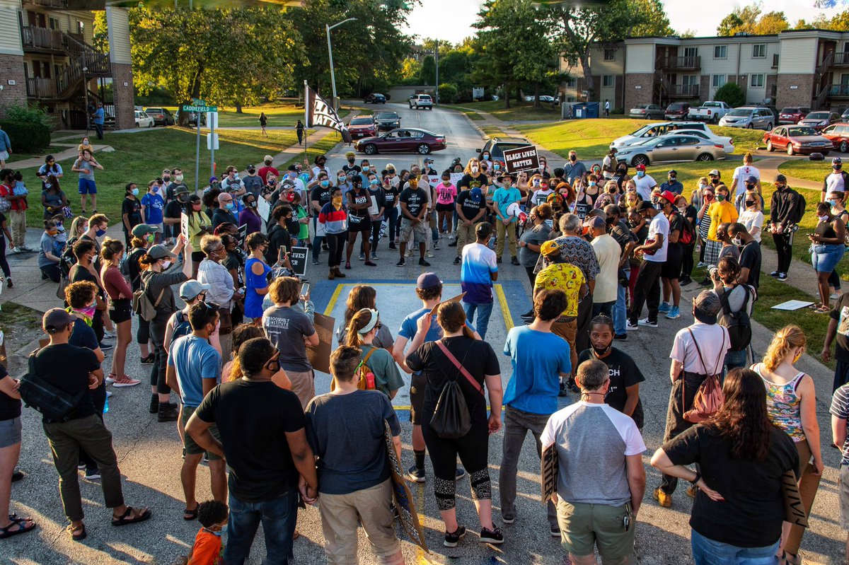 rRWP2020's tweet photo. @ExpectUsSTL action on Canfield Dr., where Mike Brown was fatally shot by Ferguson Police Officer Darren Wilson #expectusstl #blm @EStl365 https://t.co/KwvHrgdK8Z