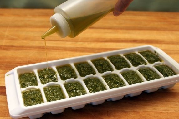 Make and store your very own pesto to add to any food creation! #pesto #yummy https://t.co/Kz1SPwzHOg https://t.co/1AZYirE0Yf