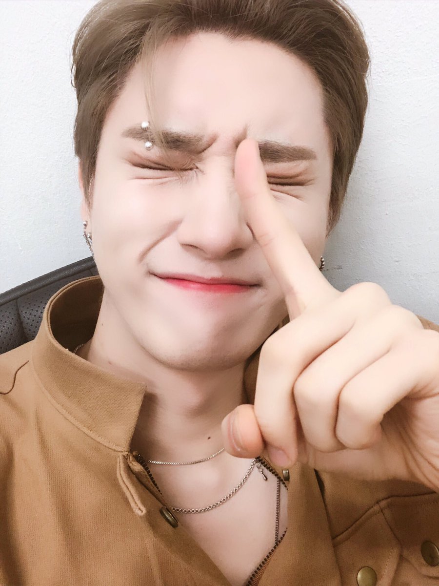 KYUNPlCS tweet picture