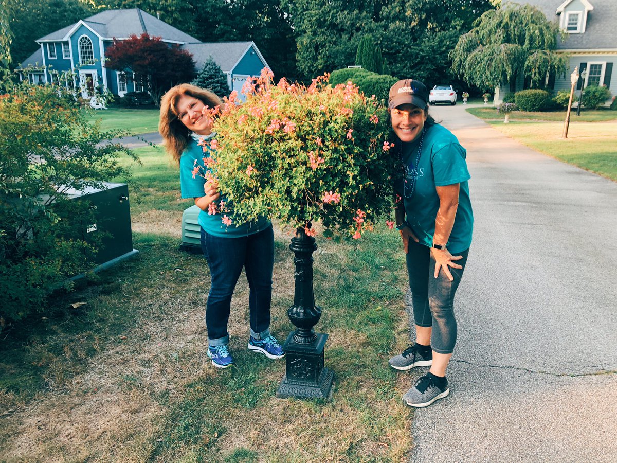 GNOCAwareness's tweet photo. Lovely pictures of these lovely ladies completing their #GNOCA5K2020 ! Be sure to keep posting your pictures and sending your photos in to GNOCA5K@gmail.com by tonight at 11:59pm to be entered to win a prize! https://t.co/Ouq50hb0Yp