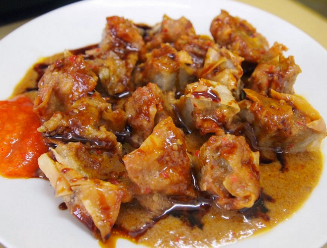 Whereis_id's tweet photo. 12 Kuliner khas Bandung yang Penuh Sejarah https://t.co/QZgcTGiSRc https://t.co/dARmSwYm8w