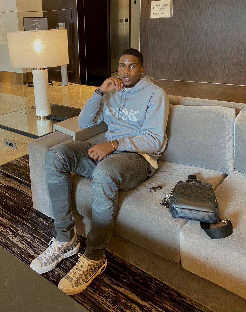 thouxanbanlee's tweet image. Adore myself so I Dior myself 💙