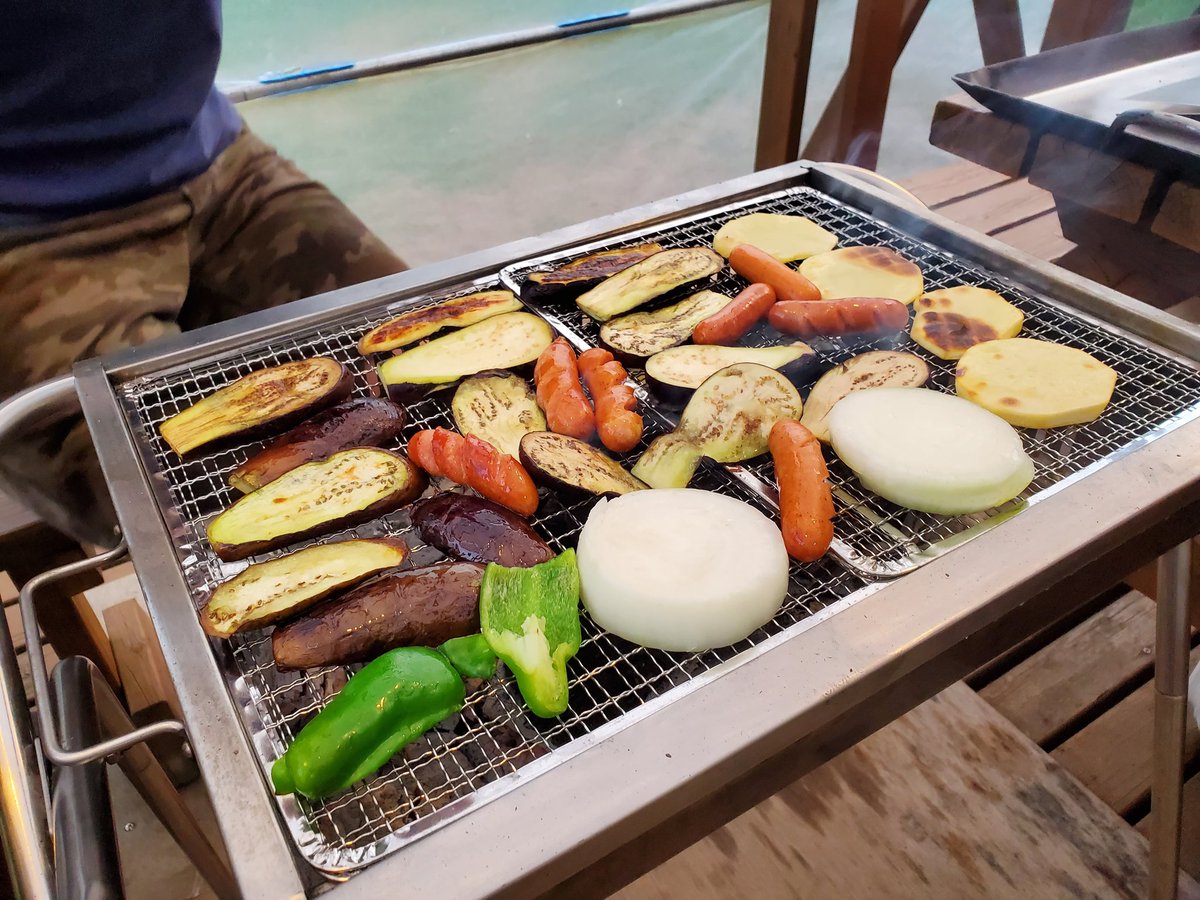 Kenken 千葉県山武郡は貸別荘バーネットビレッジに遊びに来ました 貸別荘なのでベランダでbbq出来たり部屋は普通の一戸建ての平屋なのでトイレお風呂布団などなど全て揃ってる ベランダの隣に露天風呂もついてるので開放感もあり 部屋もかなりキレイ Kenken 千葉県山武郡は貸別荘バーネットビレッジに遊びに来ました 貸別荘なのでベランダでbbq出来たり部屋は普通の一戸建ての平屋なのでトイレお風呂布団などなど全て揃ってる ベランダの隣に露天風呂もついてるので開放感もあり 部屋もかなりキレイ