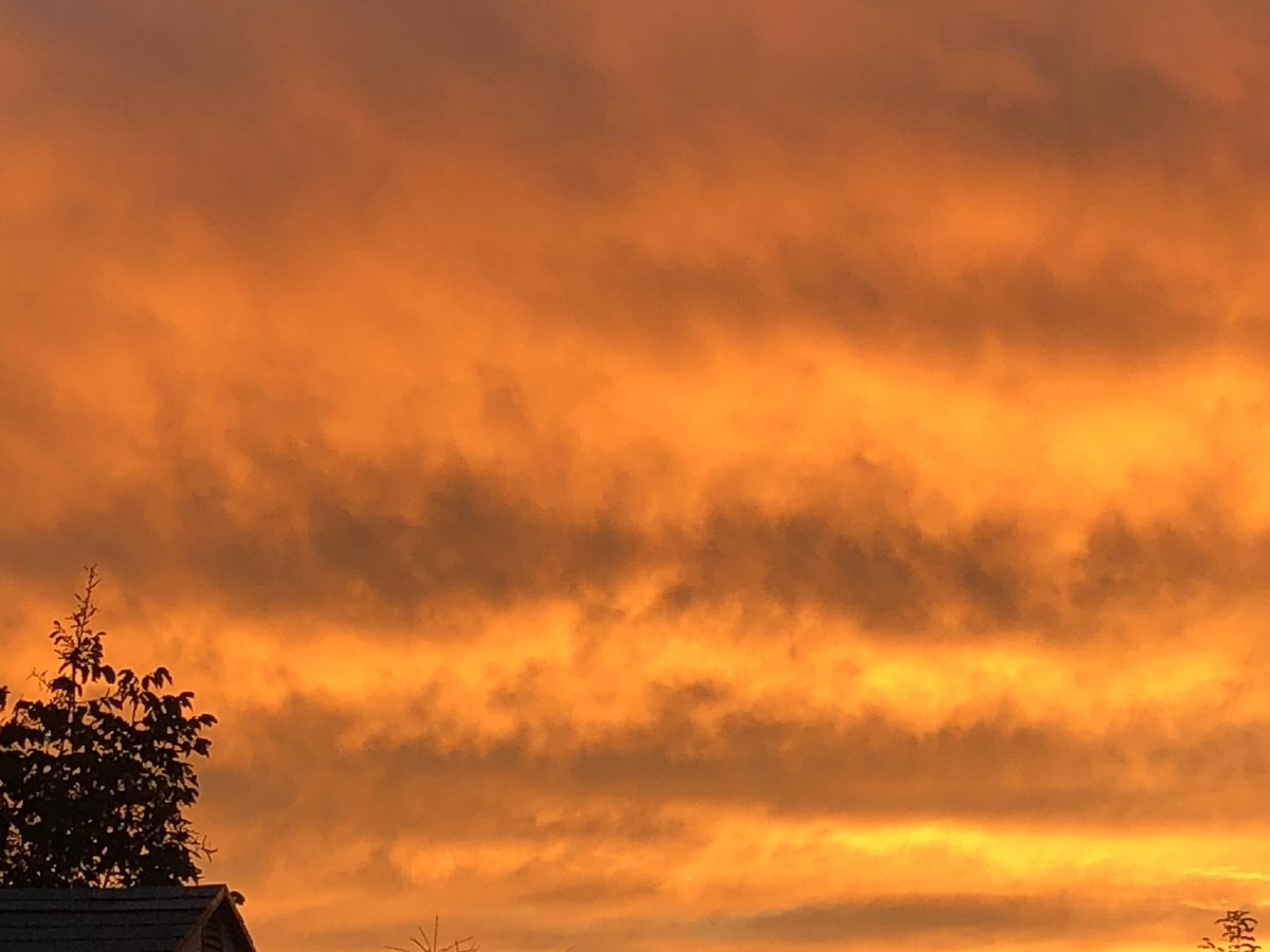 wmlippard's tweet photo. Sunset in Rockwell @rowan_county_wx https://t.co/g9rntbnucW