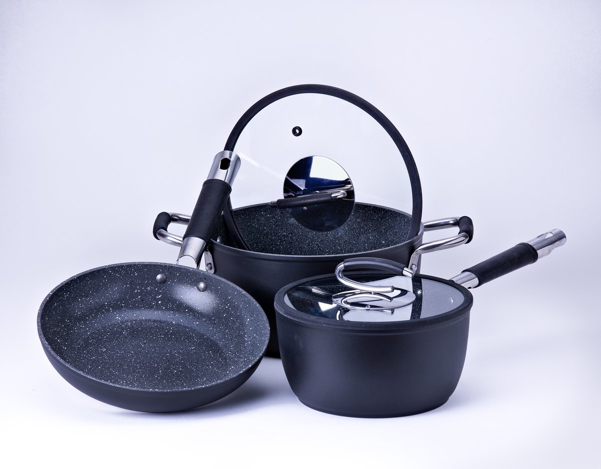 DaTerraCucina's tweet image. Need the Perfect Gift for the Graduate or Newlyweds In Your Life? Easy To Use. Easy to Clean. Professional Look and Quality. One Bundle. Italian Made. #weddinggift #giftsforgrads #cookwareupgrade