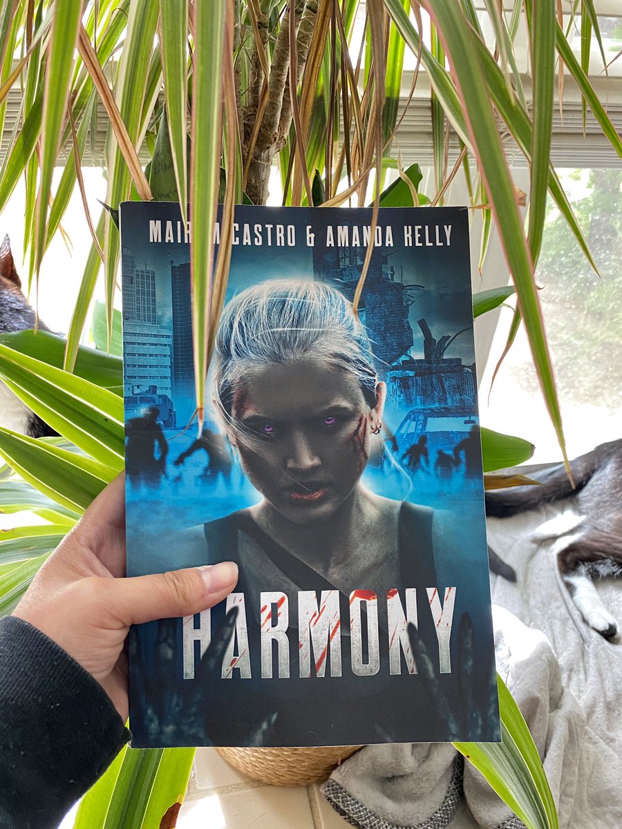 MuurmC's tweet image. "I would be stronger. I would fight harder. I would never give in. I decided that since I’m in hell anyway, I might as well learn how to fight and win. I know I’ve gone over the edge and there is no way back.”  - H. Booker 
➾ mairymcastro.com 
#YA #scifi #fantasy #yalit