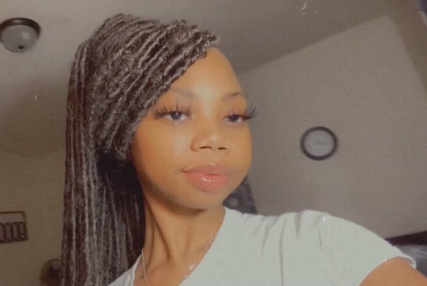 KarlaaaC_'s tweet image. up close. 🦋