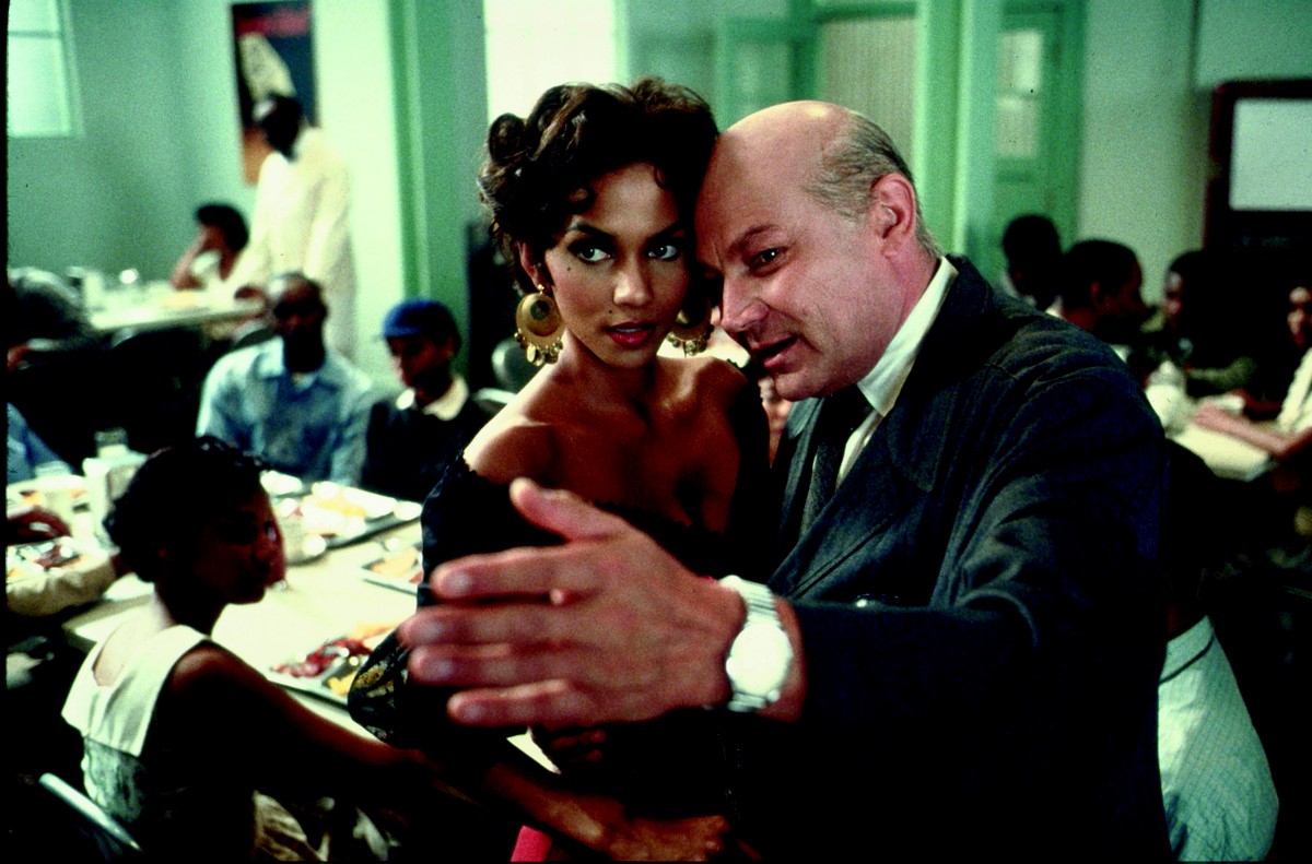 Also have to give credit and make mention of Halle Barry in INTRODUCING DOROTHY DANDRIDGE (1999), which (as I feel about THE JOSEPHINE BAKER STORY (1991)) does almost a better job than theatrical release biopics we get of Hollywood stars/Entertainers. #IslandInTheSun #TCMParty