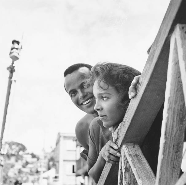 Tho the island in  #IslandInTheSun (Island of Santa Marta) is a fictions one, it was shot in the West Indies. Starting production Oct '56, after the novel's release Jan '56, shooting taking place between Barbados + Grenada before transporting for studio work to London. #TCMParty