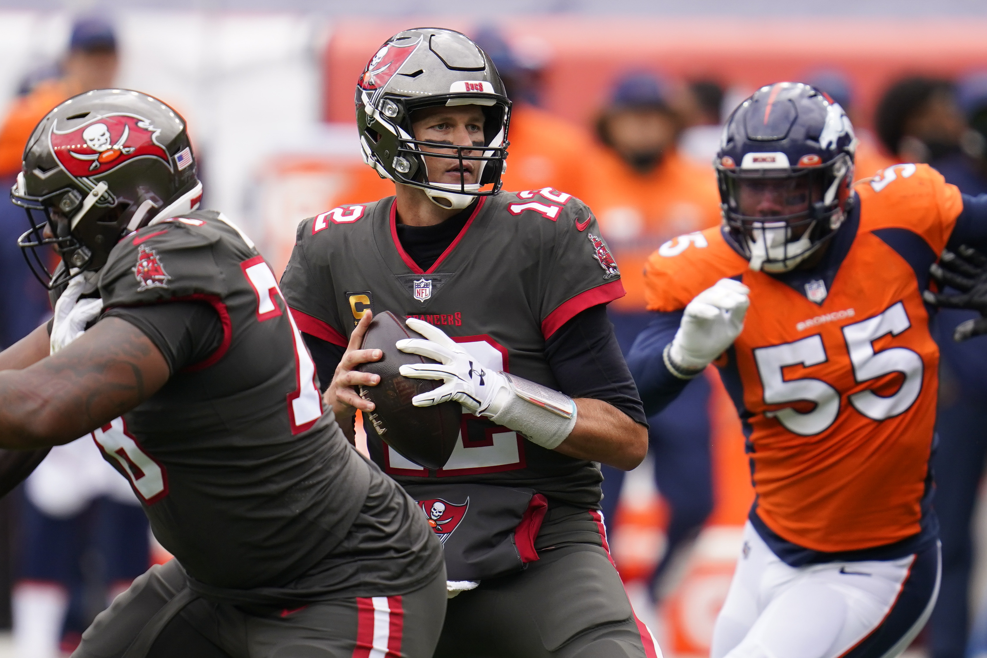 Paul Lukas on X: 'For those wondering how the Bucs and Broncos
